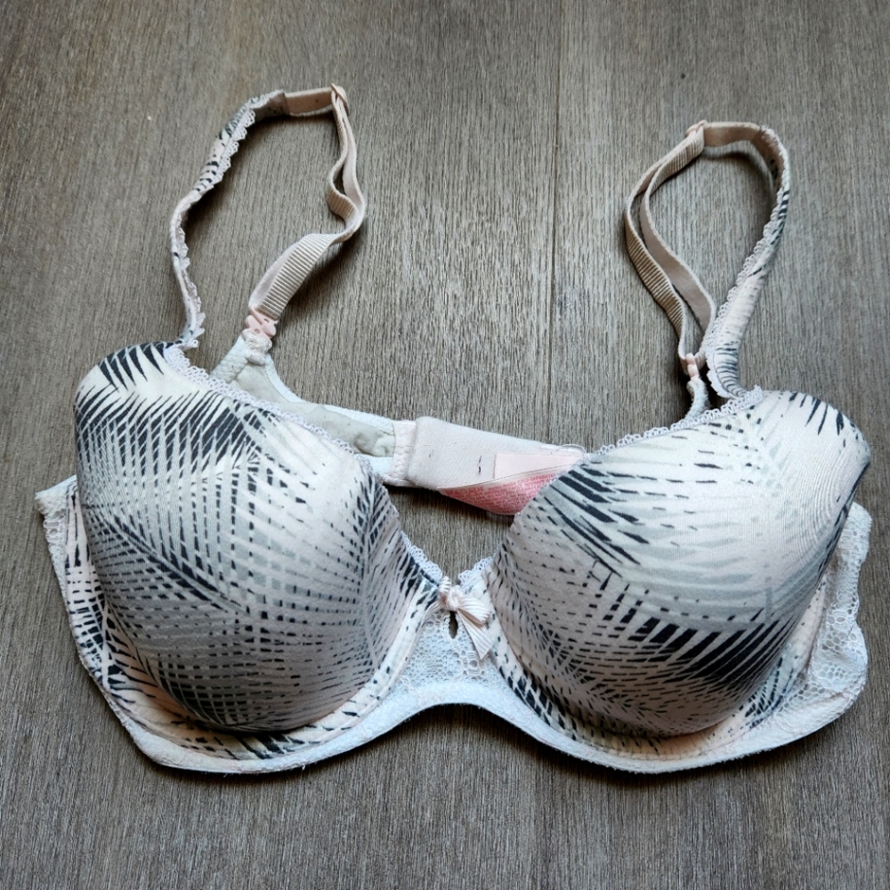 Victoria's Secret 32D Bra